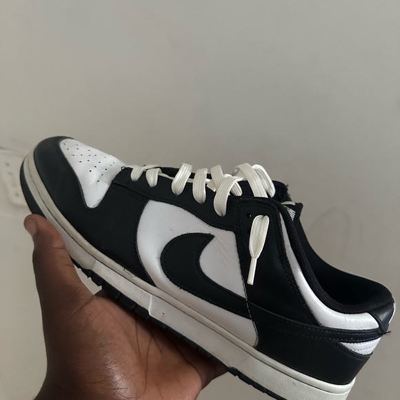 Panda Nike dunks come with original laces - Picture 2 of 4
